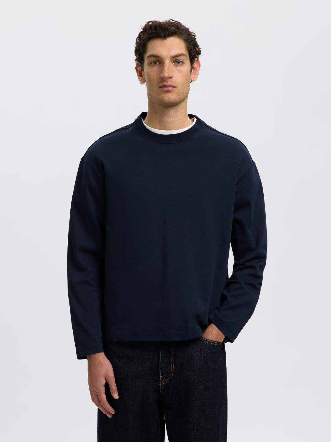 model_shot-front